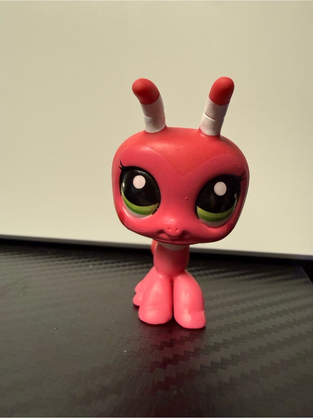 Littlest Pet Shop LPS G7 #57 Pink Red Ant Heart Face